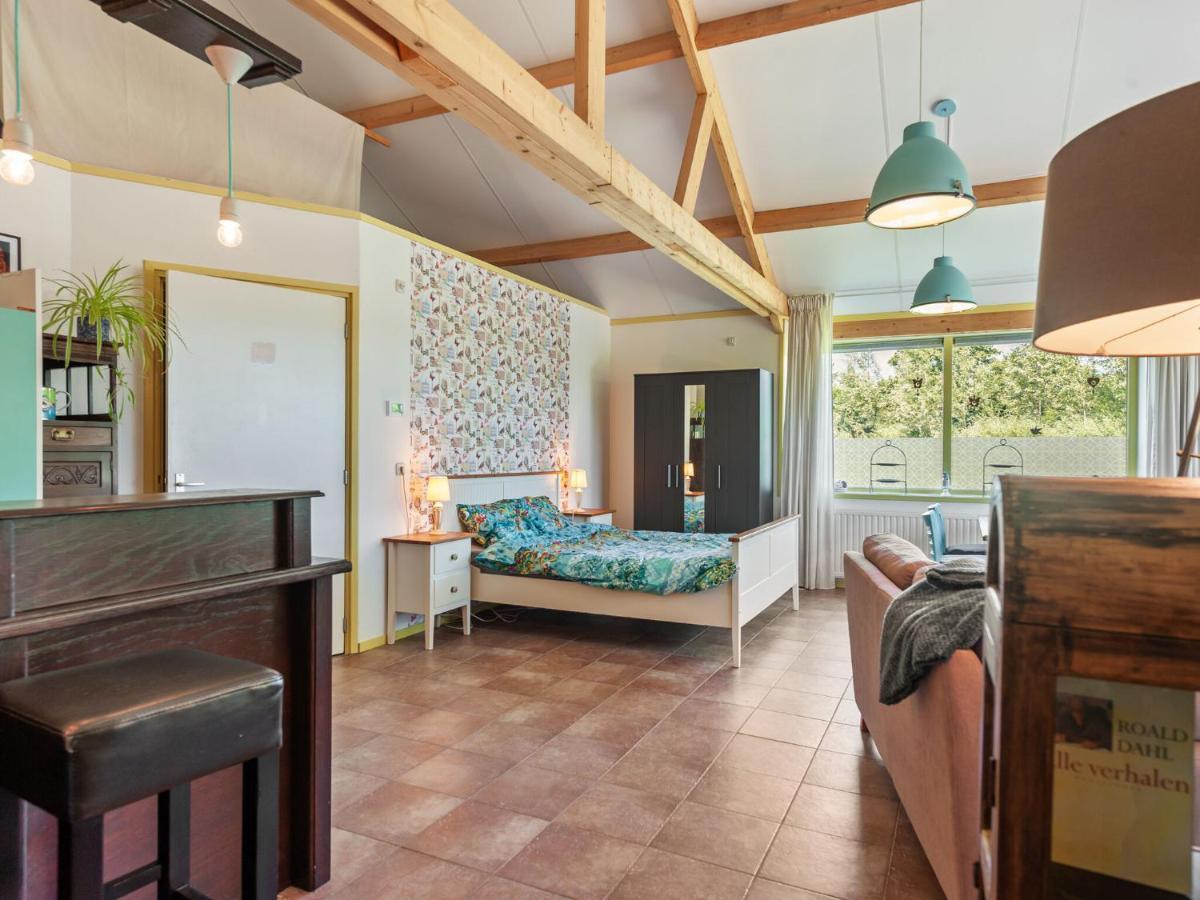 Enticing Holiday Home In Eastermar Near Burgumer Mar Lake Hoogzand Eksteriør billede