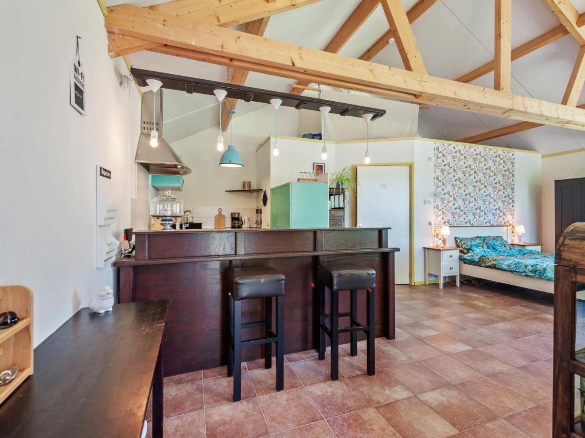 Enticing Holiday Home In Eastermar Near Burgumer Mar Lake Hoogzand Eksteriør billede