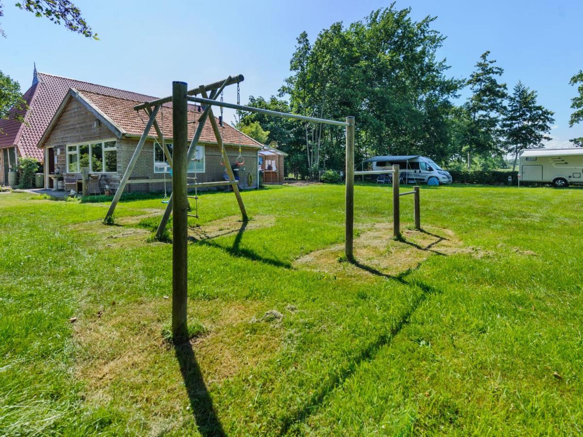 Enticing Holiday Home In Eastermar Near Burgumer Mar Lake Hoogzand Eksteriør billede