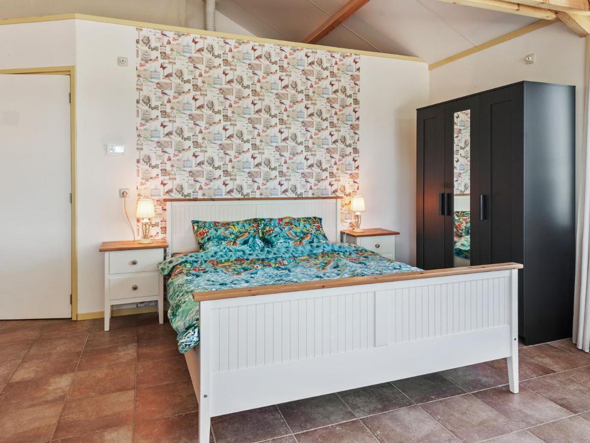 Enticing Holiday Home In Eastermar Near Burgumer Mar Lake Hoogzand Eksteriør billede
